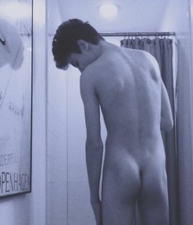 Holes  5825ba56bac81.jpg