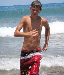 Hot boys need a cooling 5b1c2a32e3c4a.jpg