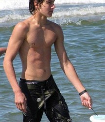 Hot boys need a cooling 5b1c2a49e7b14.jpg