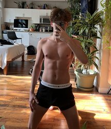 Boys, boys, boys and their selfies  627165cb6b470.jpg