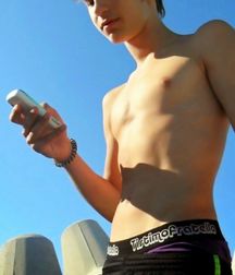 Shirtless^^ 5c8bdab8d47dd.jpg