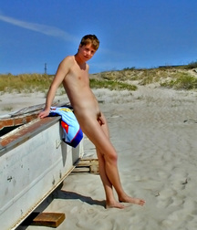 Hot Boys 45^^ 5cfc0b0c69df9.jpg