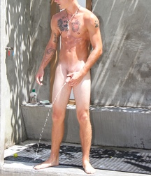 Hot Boys 48^^ 5cfd367f2c11d.jpg