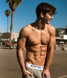 Bulge 47^^ 5d038d368f916.jpg