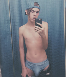 Hot Boys 67^^ 5d111003e0dbf.jpg