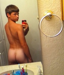Hot Boys 81^^ 5d486b712c171.jpg