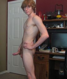Hot Boys 81^^ 5d486c09c7156.jpg