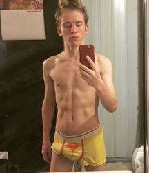 Hot Boys 83^^ 5d49bdbdd04c7.jpg