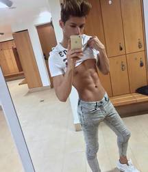 Hot Boys 84^^ 5d4c64a1d23cb.jpg