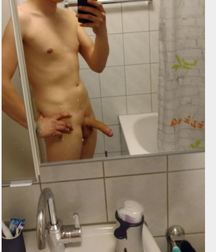 Hot Boys 84^^ 5d4c64c0e8206.jpg