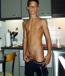 Hot Boys 88^^ 5d4dcc193717a.jpg