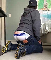 Hot Boys 90^^ 5d4f23c976a4b.jpg