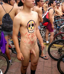 Hot Boys 125^^ 5d8e5e052d667.jpg