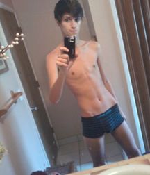 Hot Boys 144^^ 5d9f9e759e899.jpg
