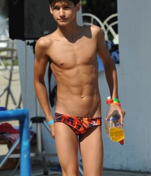 Hot Boys 160^^ 5db33d4ada3d7.jpg