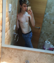 Hot Boys 177^^ 5dc867834e45b.jpg