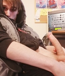 Hot Boys 190^^ 5de2c67d3c8af.jpg