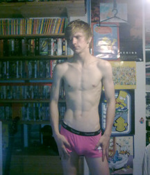 Hot Boys 195^^ 5dea99cf9738e.jpg