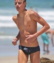 Hot Boys 197^^ 5ded4eee8c6cc.jpg
