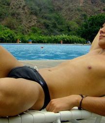 Hot Boys 197^^ 5ded4efcab06a.jpg