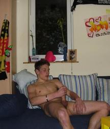 Hot Boys 208^^ 5e03af91f05f2.jpg
