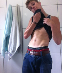 Hot Boys 208^^ 5e03afaacdd21.jpg