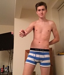 Hot Boys 215^^ 5e0e302c07b9f.jpg
