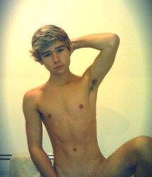 Hot Boys 272^^ 5ec965cfc06de.jpg