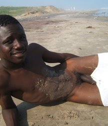 Michel black at see  57f845e8ef40e.jpg