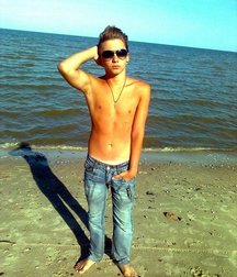 Michel at beach 9 58eb0d5872b48.jpg