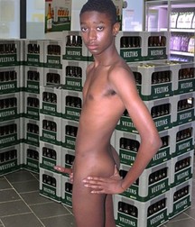 Michel goes shoping 59f3c4f10fcba.jpg