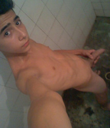 latinos nackig 58d2dc322b0b6.jpg