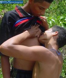 latino 2 593b8e803ebc4.jpg