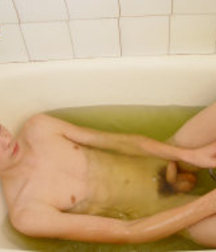 verdächtig gelbes badewasser 59402dbc4d1fe.jpg
