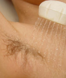 verdächtig gelbes badewasser 59402dc28ddae.jpg