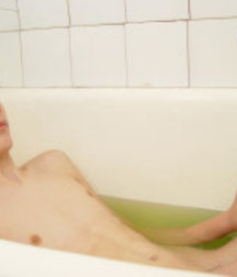 verdächtig gelbes badewasser 59402de90bba0.jpg