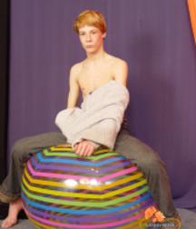 ginger auf ball 5940d9135a5c3.jpg