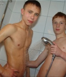 ivan und dron im bad