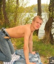 tommy, blond 594193acea374.jpg