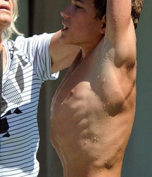 nice boys 5a6e06c338215.jpg