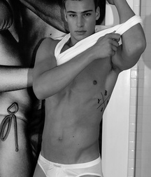 nice boys 5a6e0755ab50e.jpg