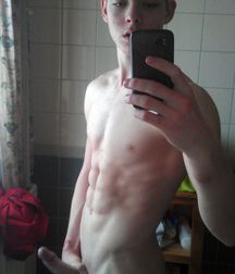 boy self (2) 57c1fe115672b.jpg