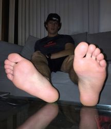 Beautiful feet (3) 57cae17fe3542.jpg