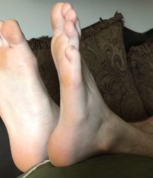 Beautiful feet (20) 580c25bd009d0.jpg