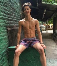 Beaux minets - Sexy boys (264) 59927f381a3d8.jpg