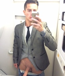 COLLEGE GUYS 5b2f50f6715a4.jpg