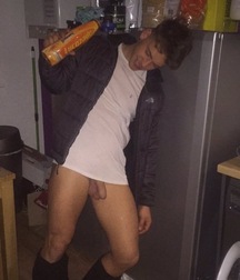 COLLEGE GUYS 5b2f512341430.jpg