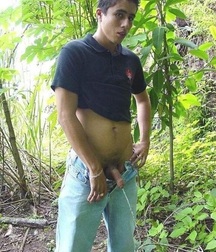 boys photographed while peeing 58556501a438d.jpg