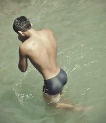 Sexy boys in bathing suits 585fcd29e45bd.jpg