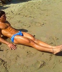 Sexy boys in bathing suits 585fcd408e6ca.jpg